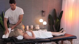 Deep Oil Massage Leads to Deepthroat for Aria Banks - бесплатное порно на GEEZ.TUBE