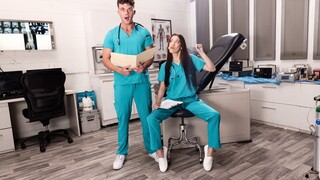 Nurse Stella Nash Deep Throats London Pierce in Hot Diagnosis - бесплатное порно на GEEZ.TUBE