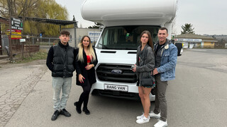 Смотри Olivia Sparkle, Jennifer Mendez, Charlie Dean in Wild BangVan Czech Threesome на GEEZ.TUBE - лучшие видео
