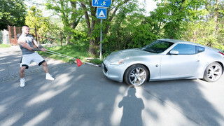 Jennifer Mendez Asks Strongman Angelo Godshack for More Vehicle Pull Workout - бесплатное порно на GEEZ.TUBE
