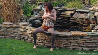 Смотри Outdoor fun with Thelma Sleaze and her hairy pussy на GEEZ.TUBE - лучшие видео
