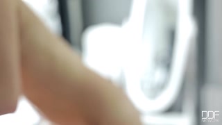 Foot Fetish Fun with Shaved Teen Parvin - бесплатное порно на GEEZ.TUBE