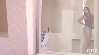 Shower Sex with Frida Sante - Blowjob Action - бесплатное порно на GEEZ.TUBE
