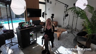 Backstage with Desperate Cougars: Vol. 2 - бесплатное порно на GEEZ.TUBE