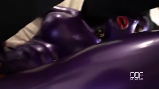 Latex Spanking Fantasy - Latex Lucy Takes the Punishment - бесплатное порно на GEEZ.TUBE