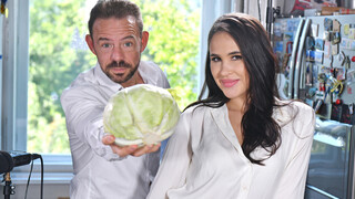 On Set with Alyssa Bounty: A Steamy Cookery Show - бесплатное порно на GEEZ.TUBE