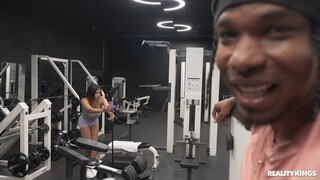 Short Hair Latina's Blowjob - бесплатное порно на GEEZ.TUBE