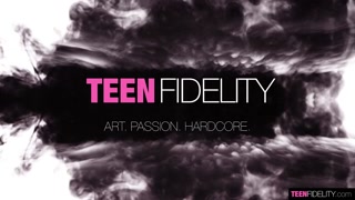 Hardcore teen Vina Sky in intense sex with Ryan Madison - бесплатное порно на GEEZ.TUBE