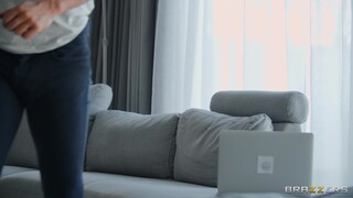 Home Sick Stepdaughter Needs Stepdad's Treatment - бесплатное порно на GEEZ.TUBE