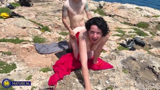 Public Sex with Lilith Camille, a Brunette Bombshell - бесплатное порно на GEEZ.TUBE