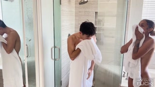 Shower Sex: Mason Akana and Sienna Harper Get Wet! - бесплатное порно на GEEZ.TUBE