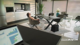 Sophie's Tiny Body in Office Action - бесплатное порно на GEEZ.TUBE