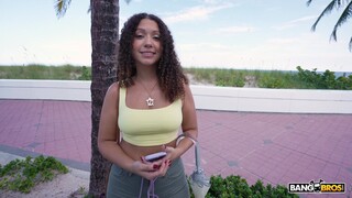 Смотри Outdoor Orgy in a Bus на GEEZ.TUBE - лучшие видео