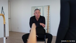 Hot Blonde Lilly Bell's Anal Debut - Rough Doggystyle & Spanking - бесплатное порно на GEEZ.TUBE
