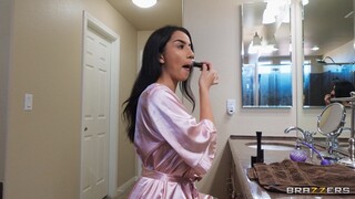 The House Boy Gets Deepthroated by Roxie Sinner - бесплатное порно на GEEZ.TUBE