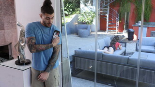 Serena Sterling gives her friend's bro a nude show - бесплатное порно на GEEZ.TUBE