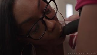 Black and Brunette: A Strap-On Fantasy - бесплатное порно на GEEZ.TUBE