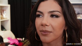 Смотри Valentina's Kissing Scene на GEEZ.TUBE - лучшие видео