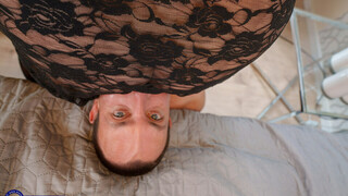 Roberto can't get enough of granny Babet's ass - бесплатное порно на GEEZ.TUBE