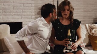 Jake Adams Pumps Ella Nova's Tight Pussy Until She Cums - бесплатное порно на GEEZ.TUBE