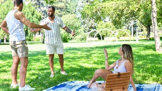Rebecca Volpetti Takes a Break from Picnics for DP Action - бесплатное порно на GEEZ.TUBE
