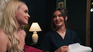 Ella and Khloe's Lesbian Kiss and Touch - бесплатное порно на GEEZ.TUBE