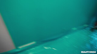 Big Natural Tits and Trimmed Pussy in a Wet Session - бесплатное порно на GEEZ.TUBE