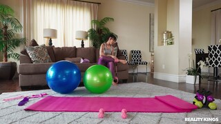 Interracial Lesbians Have Vibrating Fun - бесплатное порно на GEEZ.TUBE