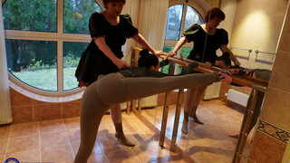 Lesbian Teacher Veri Gives Mitzi X a Pussy Licking Lesson - бесплатное порно на GEEZ.TUBE