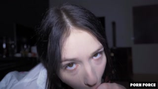 Смотри Teen Squirts 3 Times with Athletic Fucker! на GEEZ.TUBE - лучшие видео