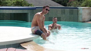 Cindy Loarn's double penetration fun with Lutro and Choky - бесплатное порно на GEEZ.TUBE