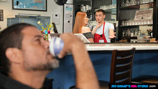 Deepthroat in the Café with Redhead Harper Red - бесплатное порно на GEEZ.TUBE