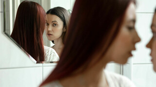Lesbian Love in the Bathroom with Paula - бесплатное порно на GEEZ.TUBE
