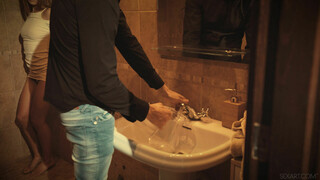 Beautiful Sex Scene: Alexis Moans as Alberto Fucks Her Deep - бесплатное порно на GEEZ.TUBE