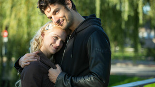 Amsterdam Sex: Beautiful Czech Couple - бесплатное порно на GEEZ.TUBE